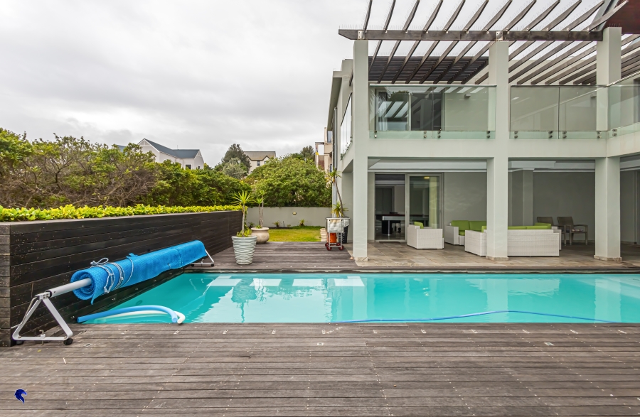 6 Bedroom Property for Sale in Myburgh Park Western Cape
